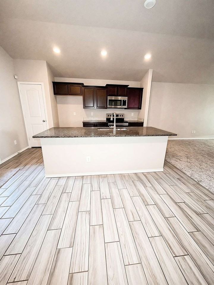 10418 Winfield Ave - Photo 6 of 16