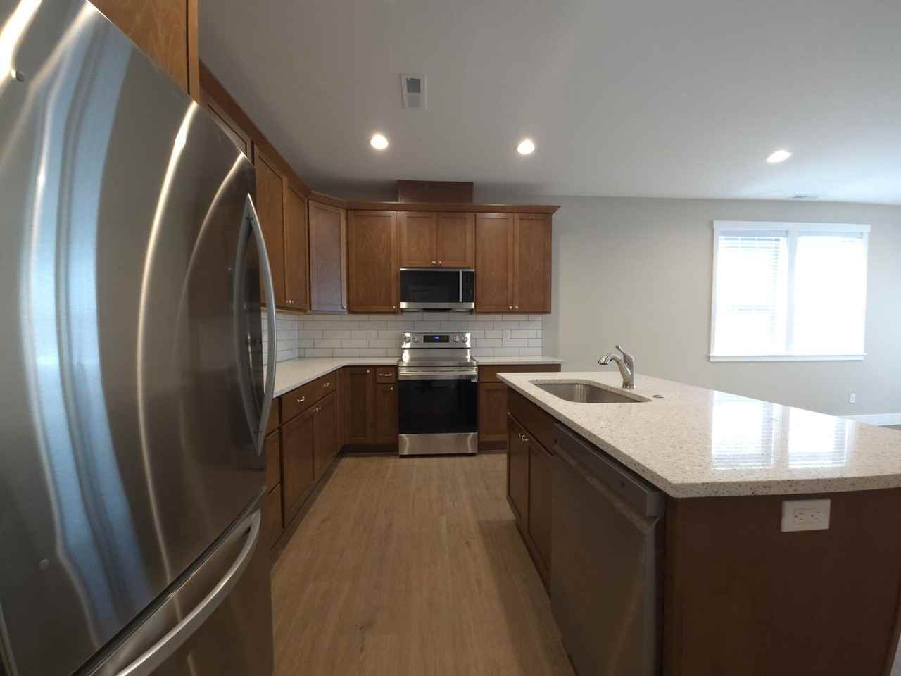 1254 W Hanley Ave - Photo 7 of 26