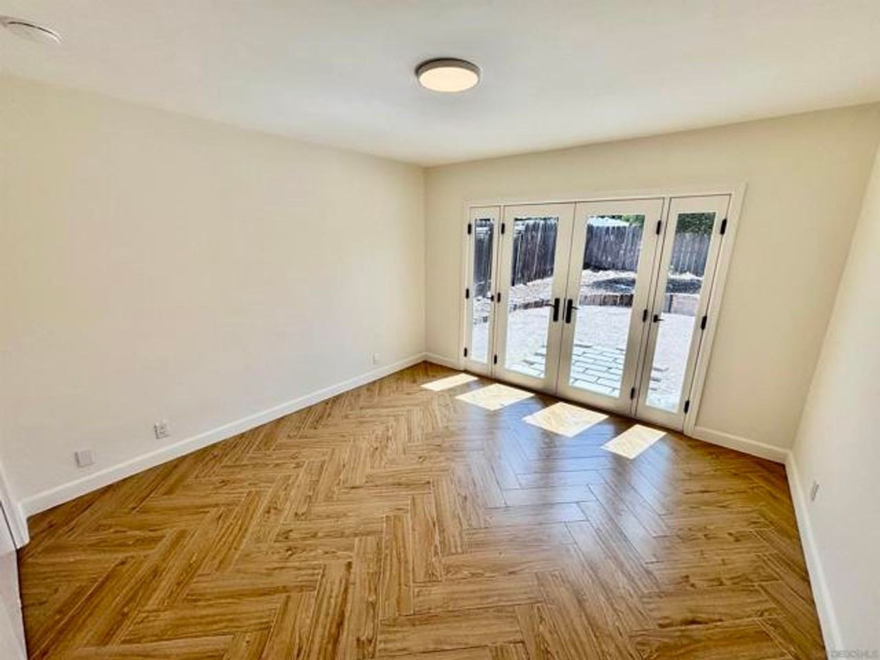 4609 Dauer Ave - Photo 4 of 12