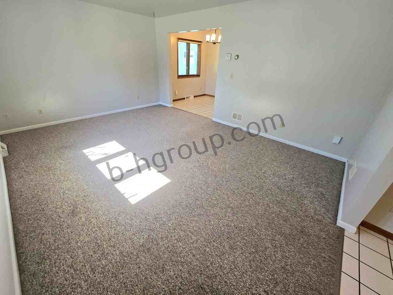 4830 58th St - Photo 6 of 34