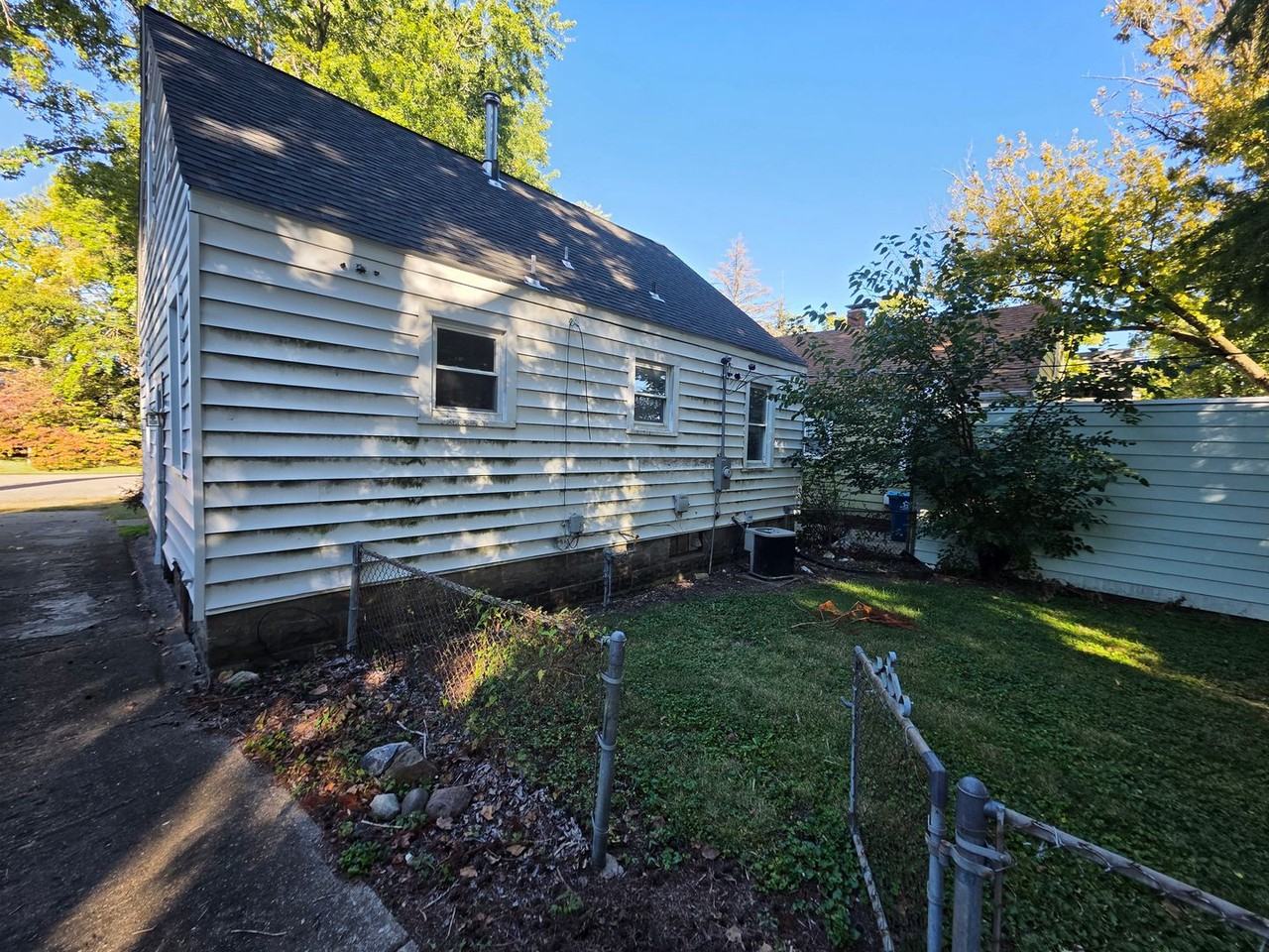 2642 S 7th St - Photo 2 of 15