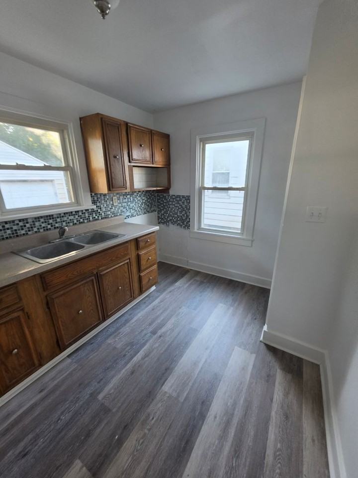 2642 S 7th St - Photo 6 of 15