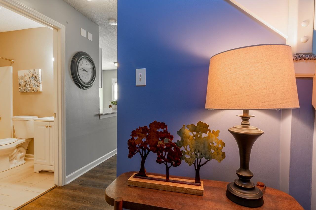 1307 Mountain Meadows Way - Photo 3 of 18