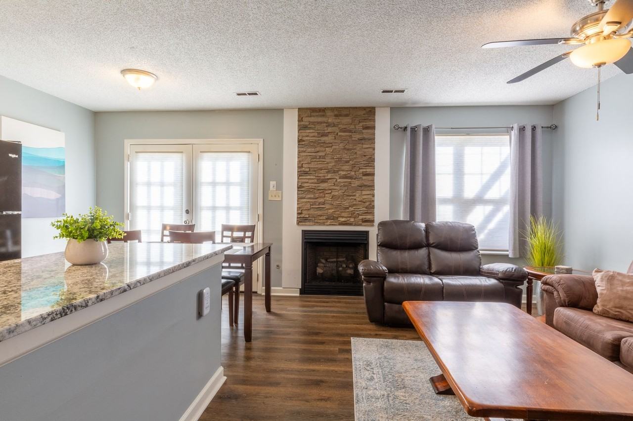 1307 Mountain Meadows Way - Photo 5 of 18