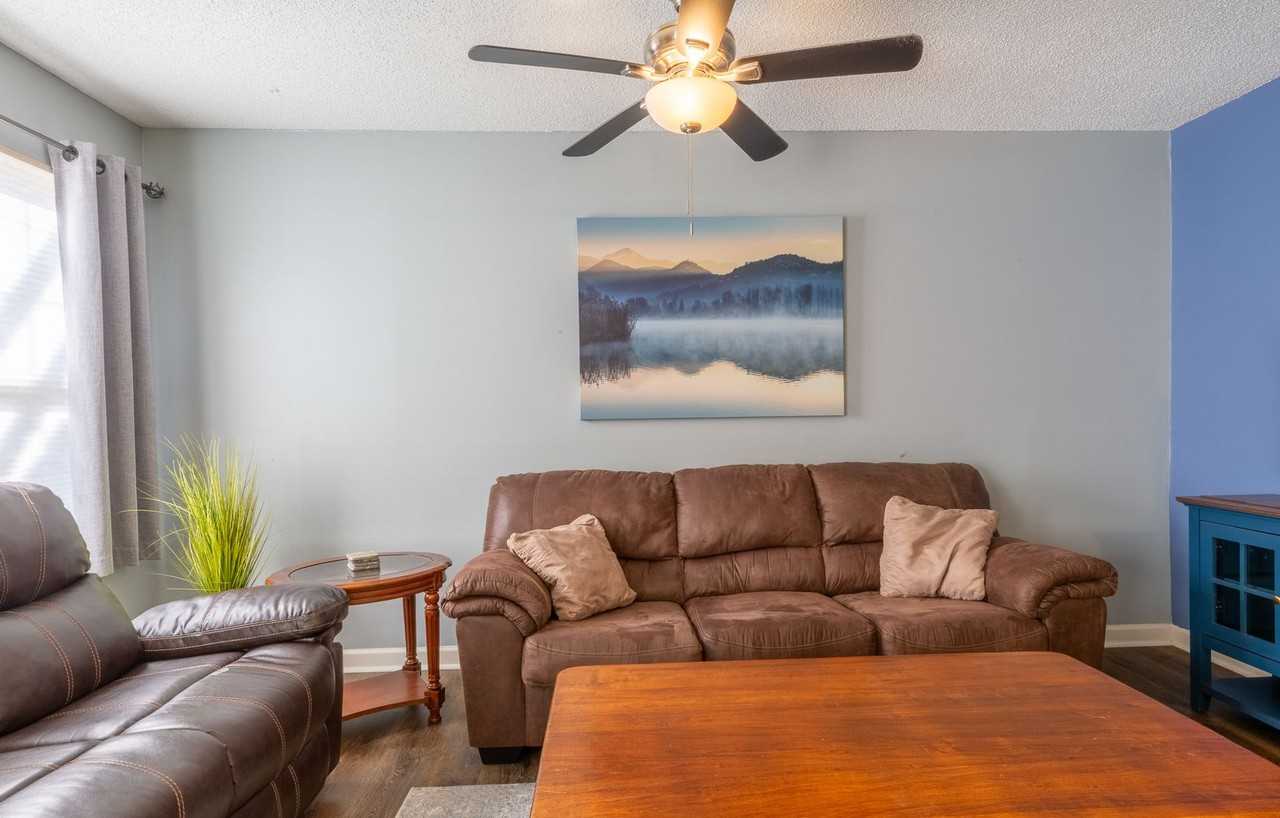 1307 Mountain Meadows Way - Photo 6 of 18