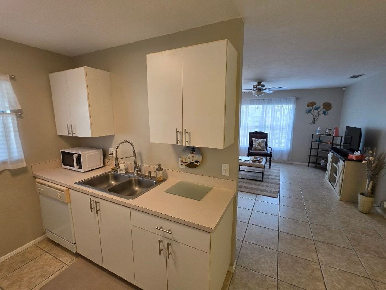 4870 S Atlantic Ave - Photo 4 of 25