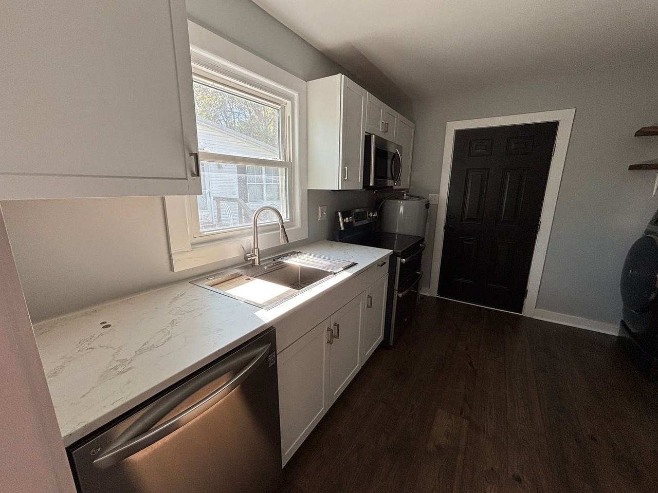808 S Franklin St - Photo 3 of 12