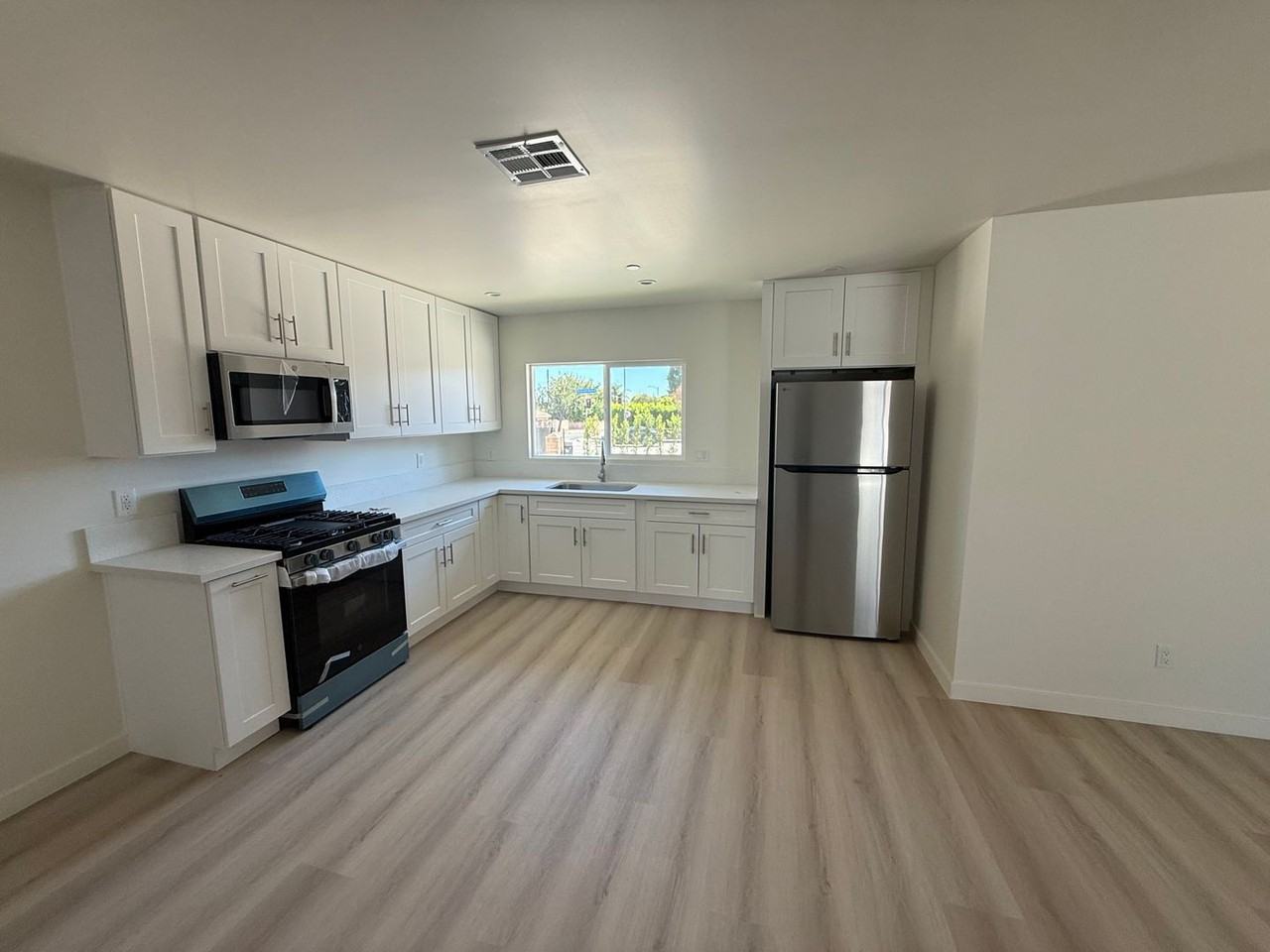 San Fernando Properties - Photo 3 of 49