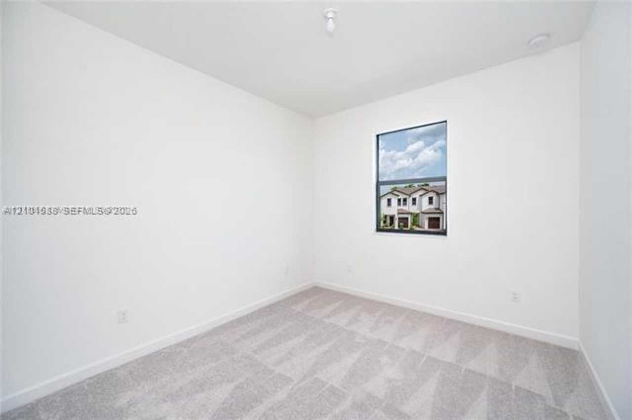 252 252 SW 159 Way th 252 - Photo 4 of 12