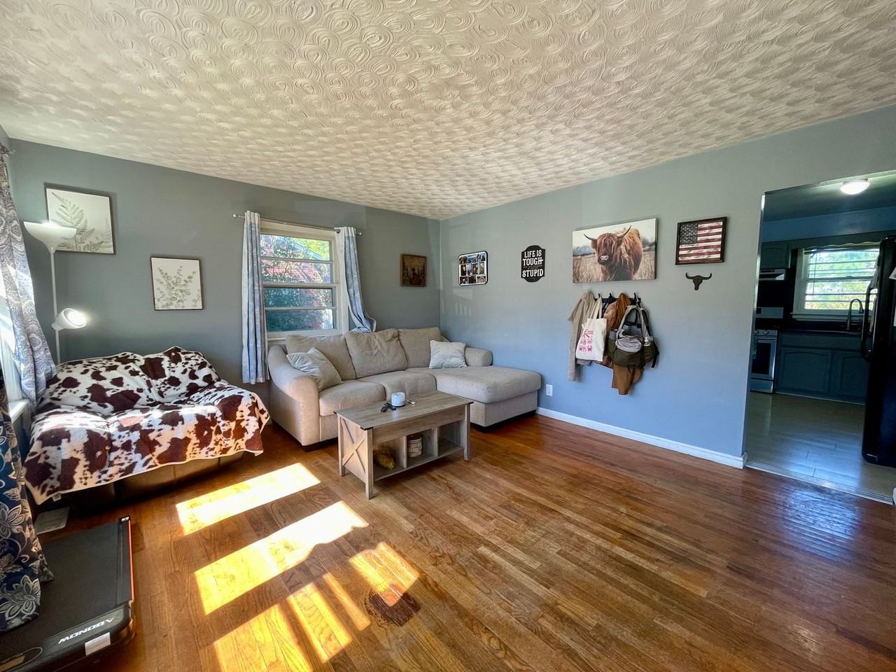 904 Robinson Rd - Photo 3 of 15