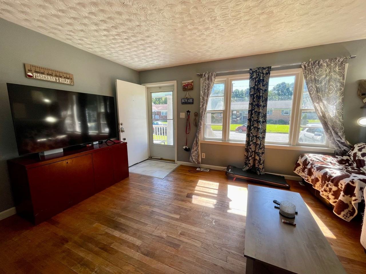 904 Robinson Rd - Photo 4 of 15