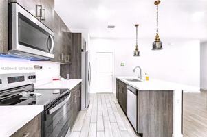 featured image of 763 Se 18th St
