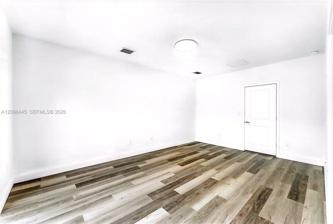 763 Se 18th St - Photo 6 of 14