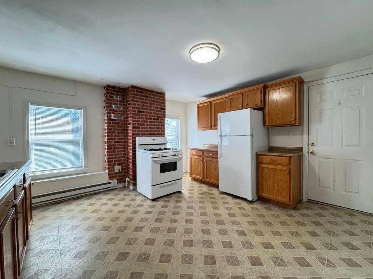 42 William St - Photo 2 of 24