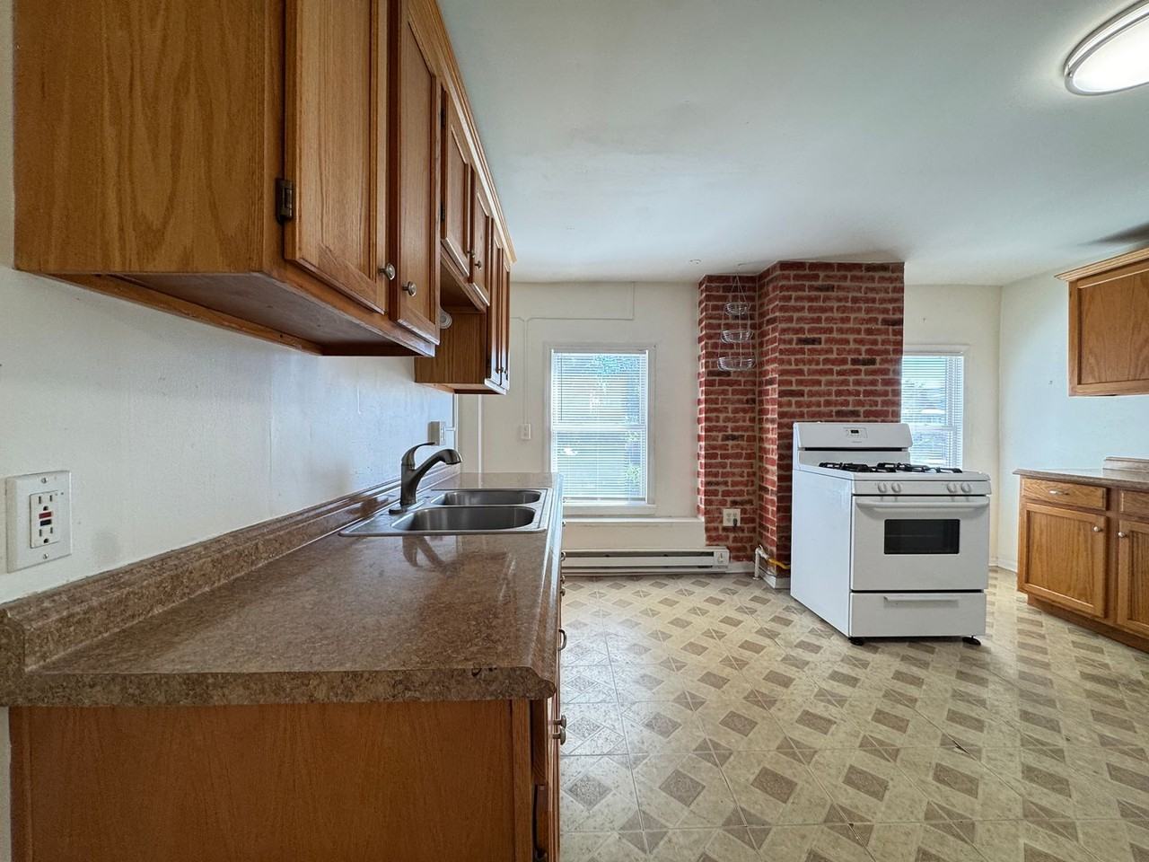 42 William St - Photo 3 of 24