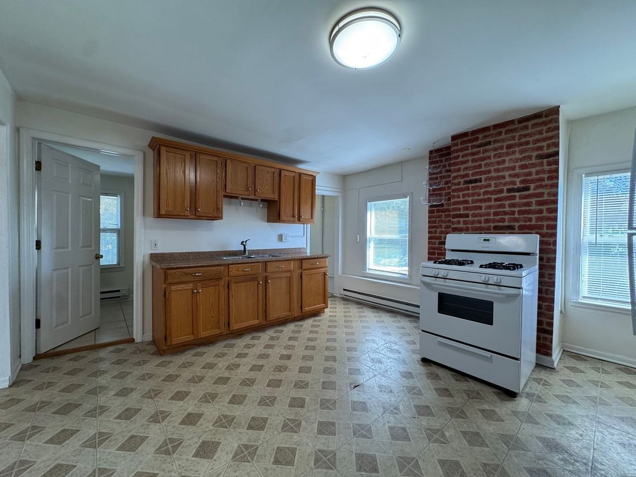 42 William St - Photo 4 of 24