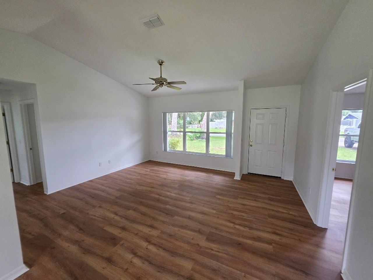 1426 Queen Palm Dr - Photo 7 of 22
