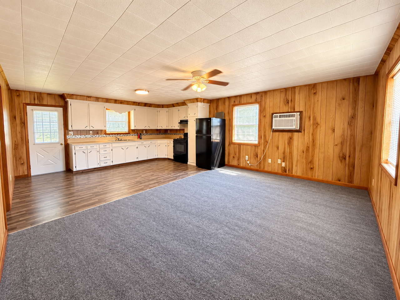 620 W Carlton St - Photo 2 of 10