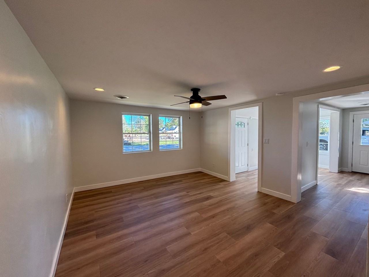 213 Parker Ln - Photo 5 of 12