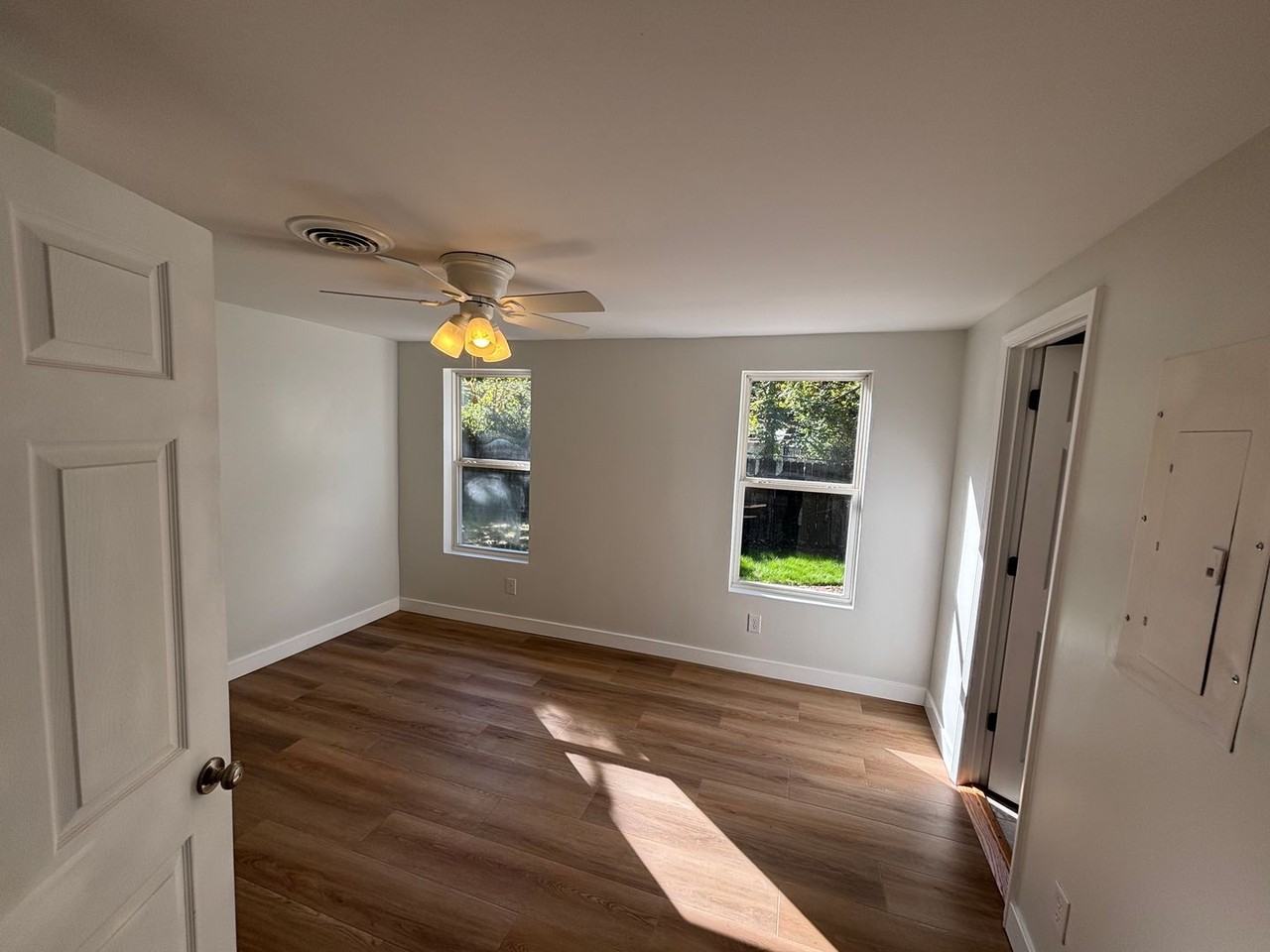 213 Parker Ln - Photo 6 of 12
