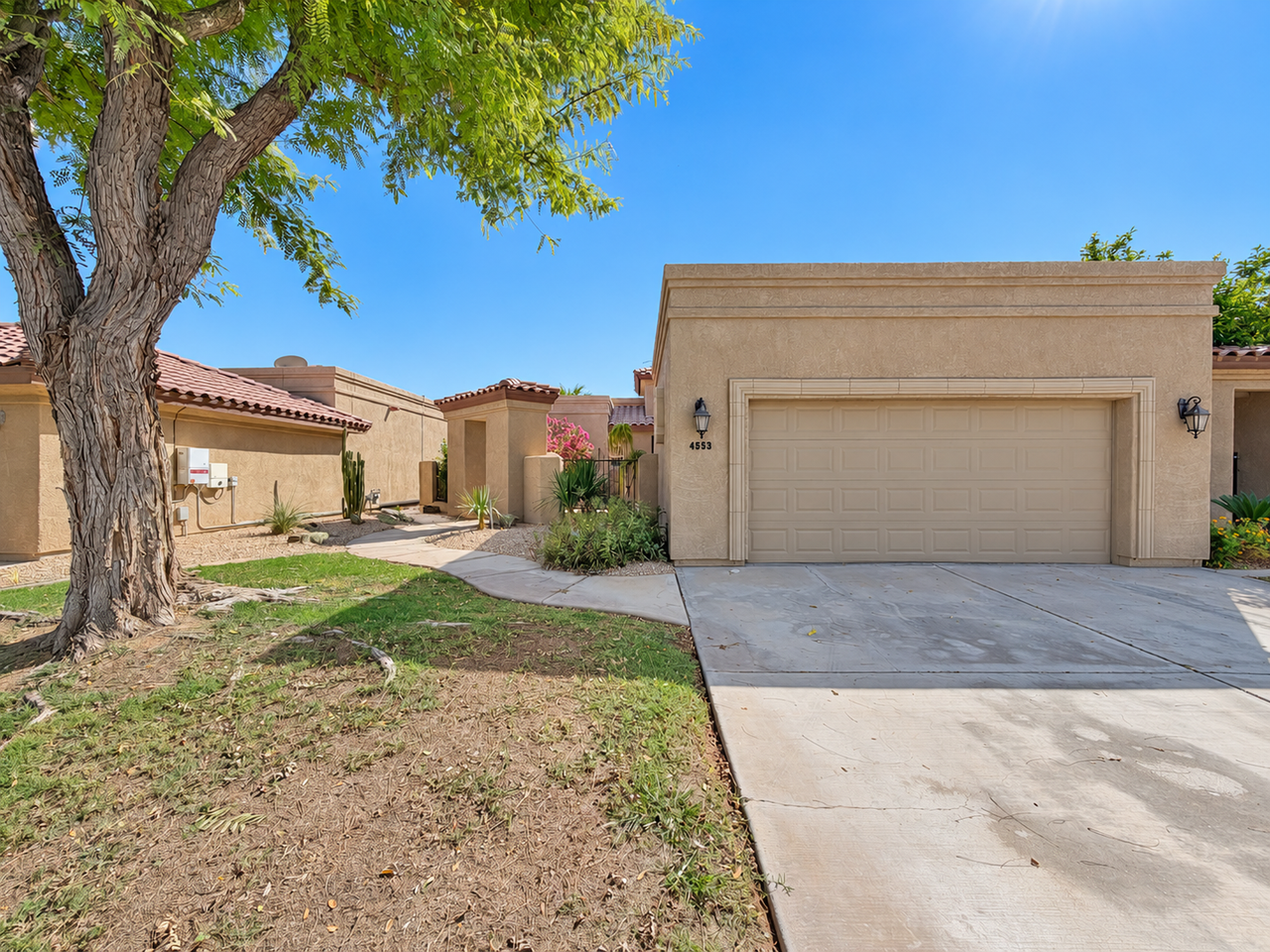 4553 W La Quinta Ln - Photo 2 of 44