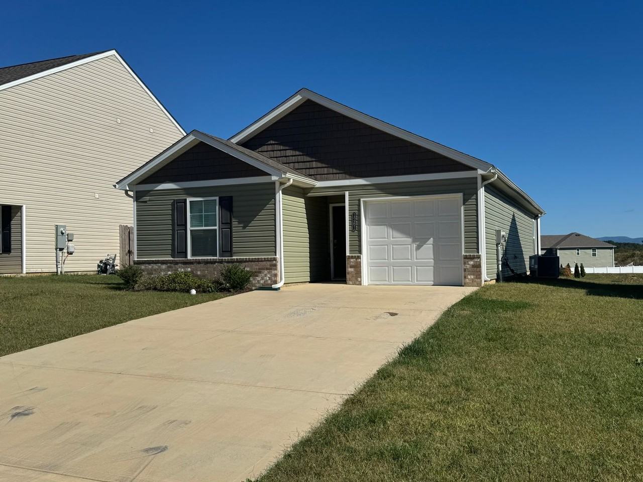 1261 1261 Cherry Grove Rd - Photo 2 of 14