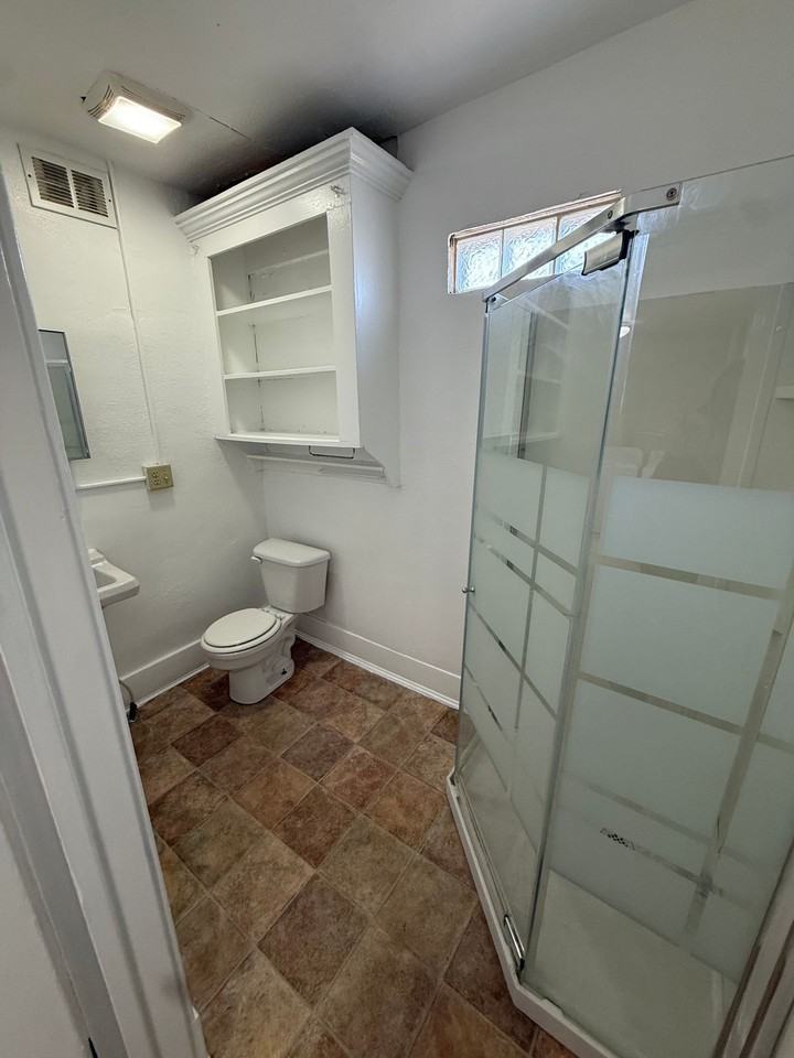 1232 S Poplar St #2 - Photo 5 of 11