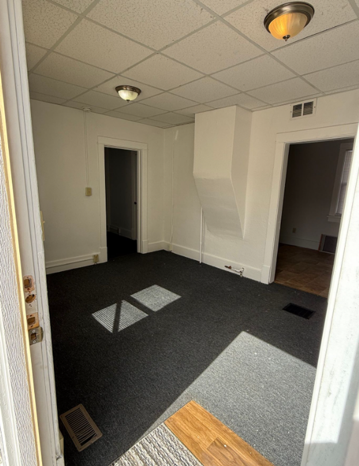 1232 S Poplar St #2 - Photo 6 of 11