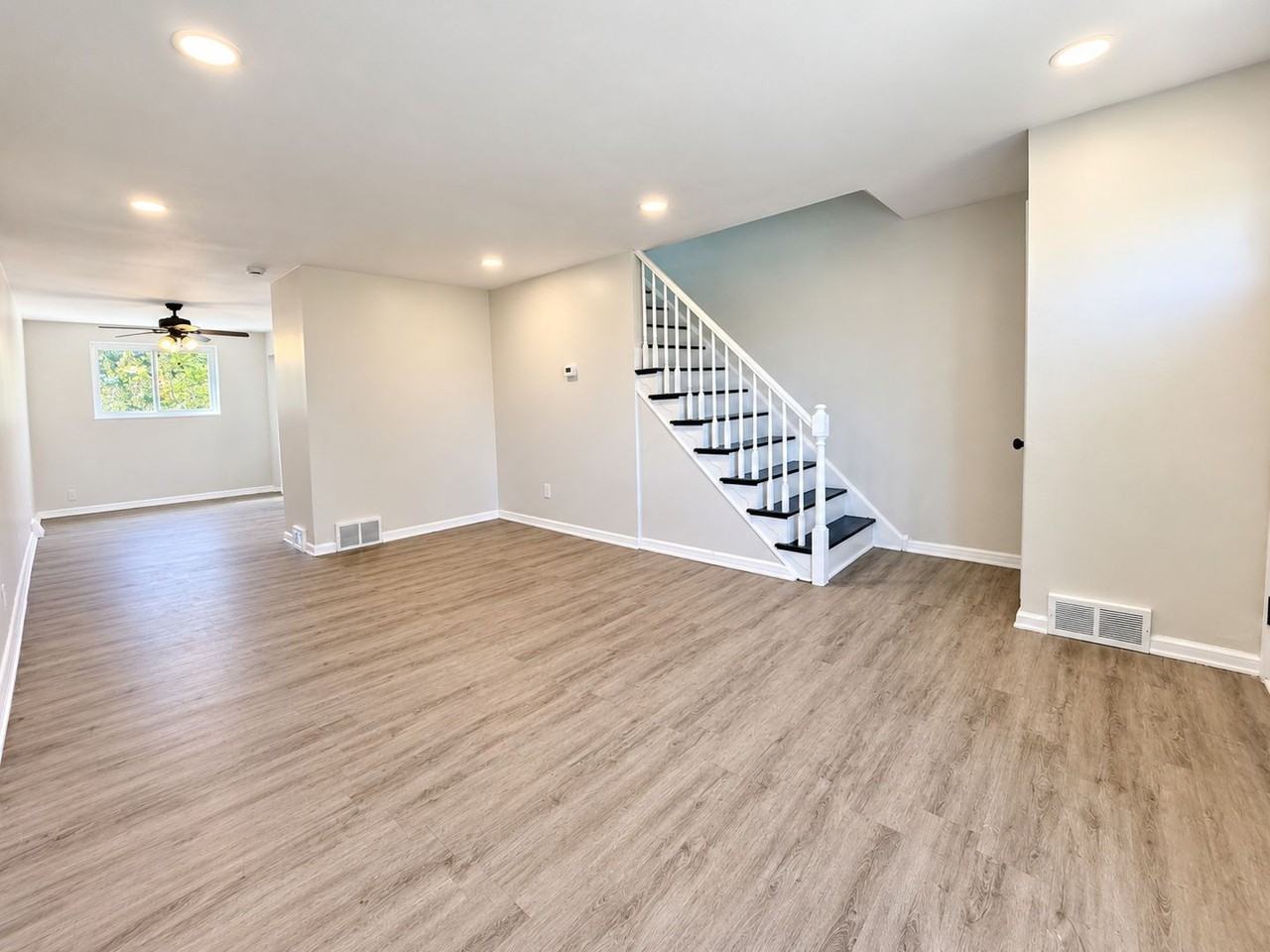 730 Taylor Dr - Photo 3 of 24