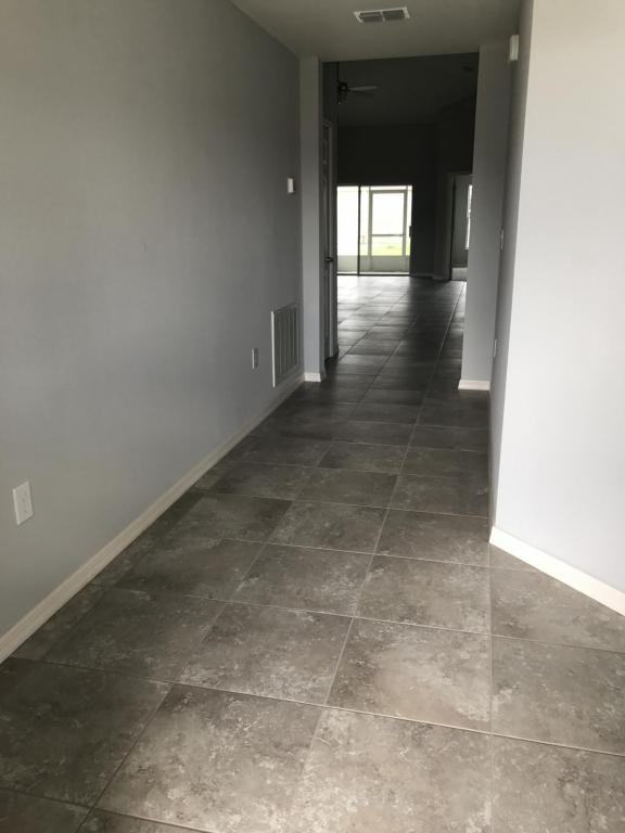 344 St Georges Cir - Photo 2 of 11