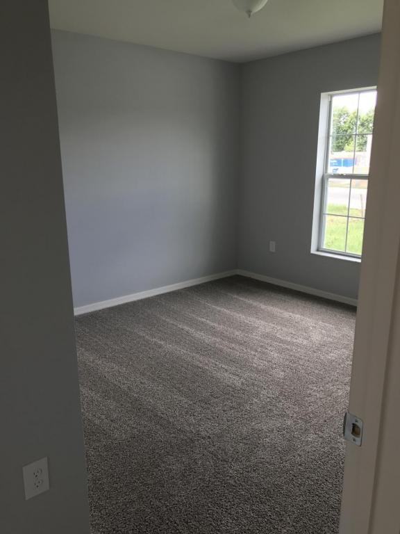 344 St Georges Cir - Photo 3 of 11