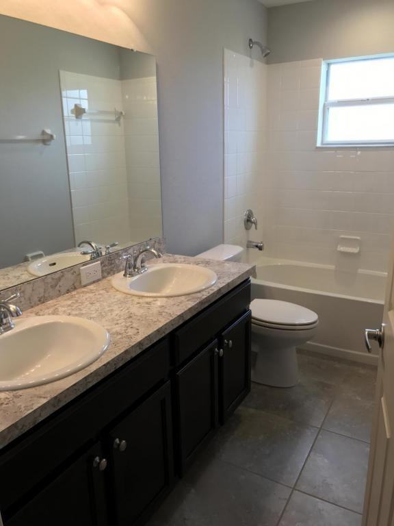 344 St Georges Cir - Photo 5 of 11