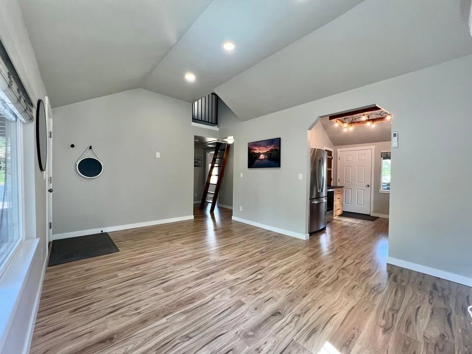1883 Sw Allen Creek Rd - Photo 3 of 18