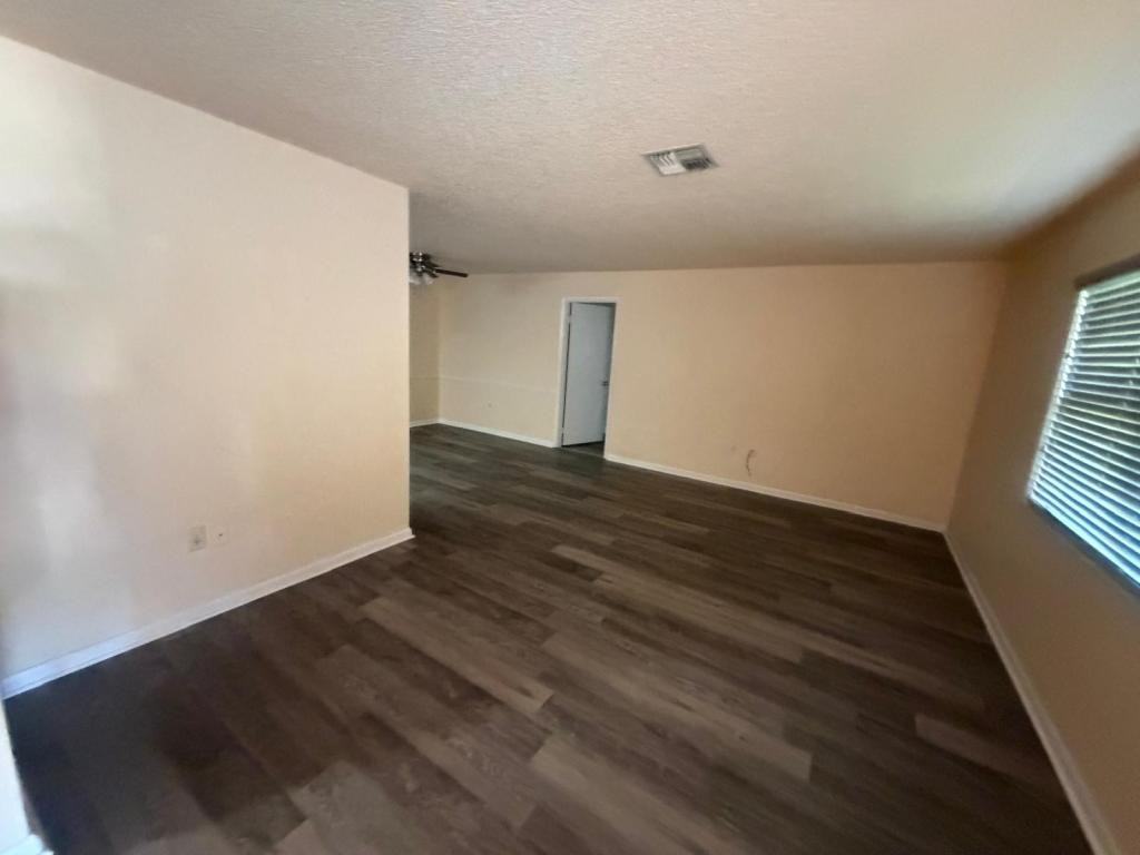 9214 Gerona St - Photo 3 of 12