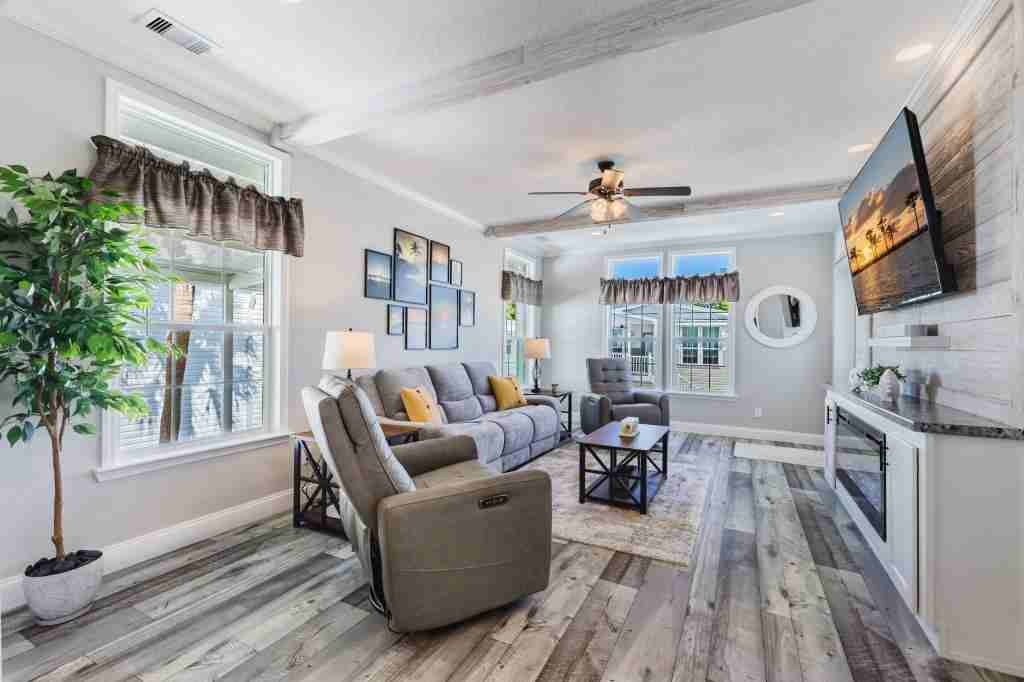 11549 Palm Dr - Photo 5 of 50