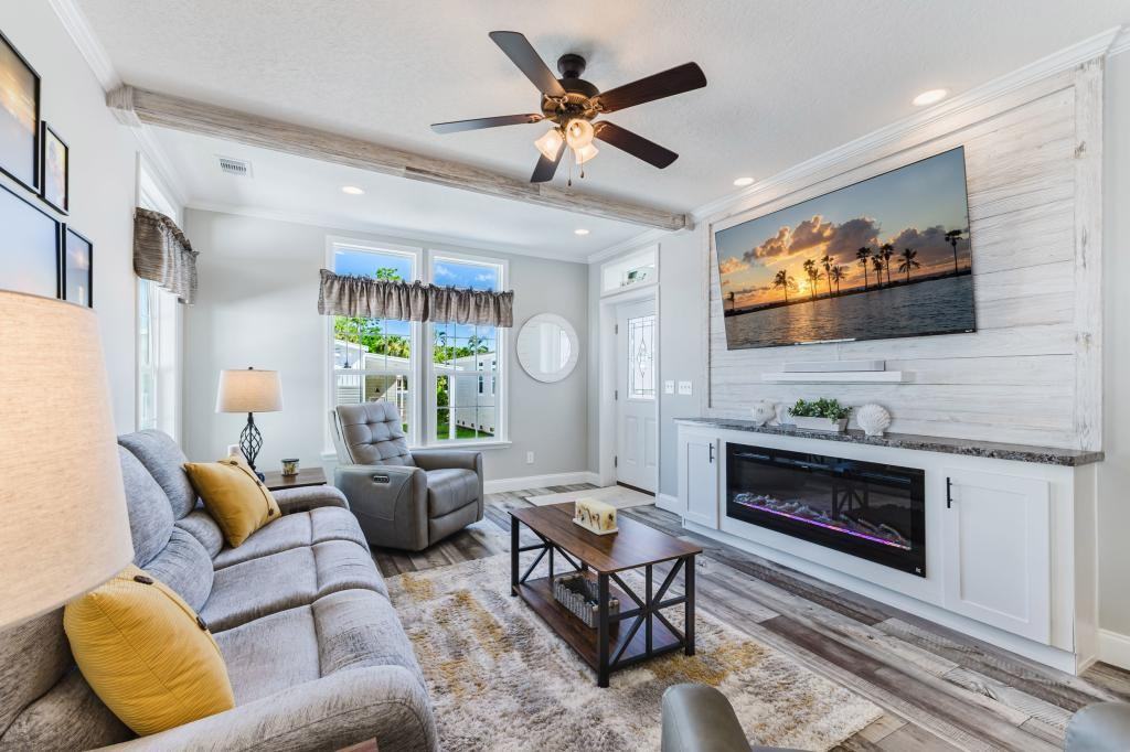 11549 Palm Dr - Photo 6 of 50