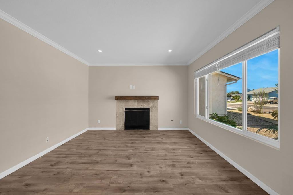 9933 Parkdale Ave - Photo 5 of 15