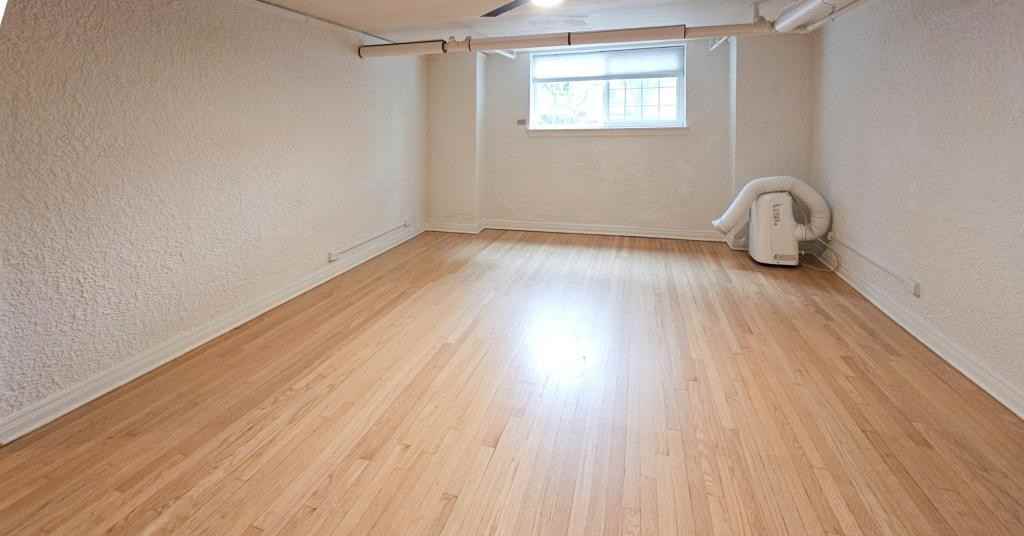 1401 Fairfax St - Photo 6 of 24