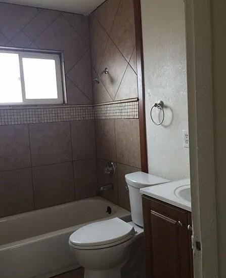 235 S Weitzel St - Photo 2 of 5