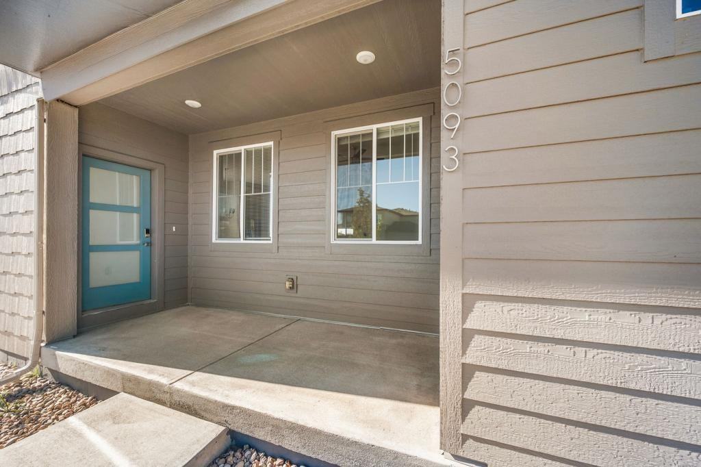 5093 Mckinnon Ct - Photo 2 of 23