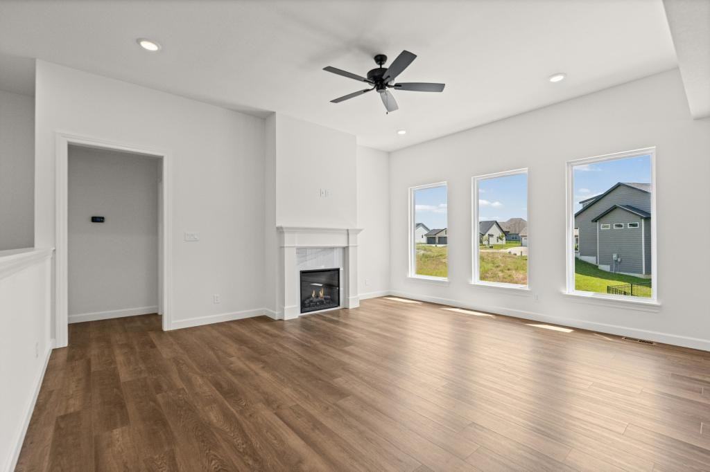 3923 Forester Ct - Photo 7 of 45