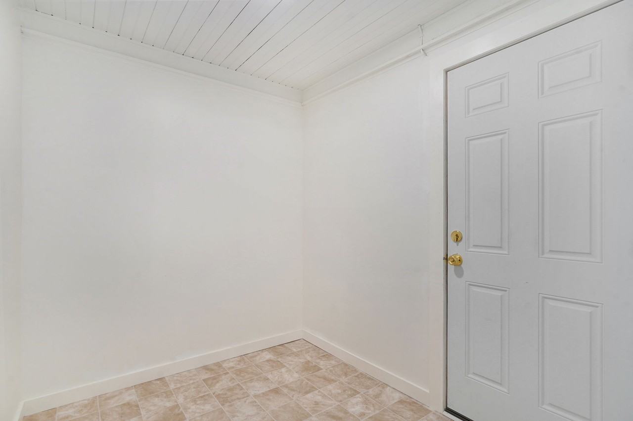 1741 E Elm St #ELM - Photo 4 of 37