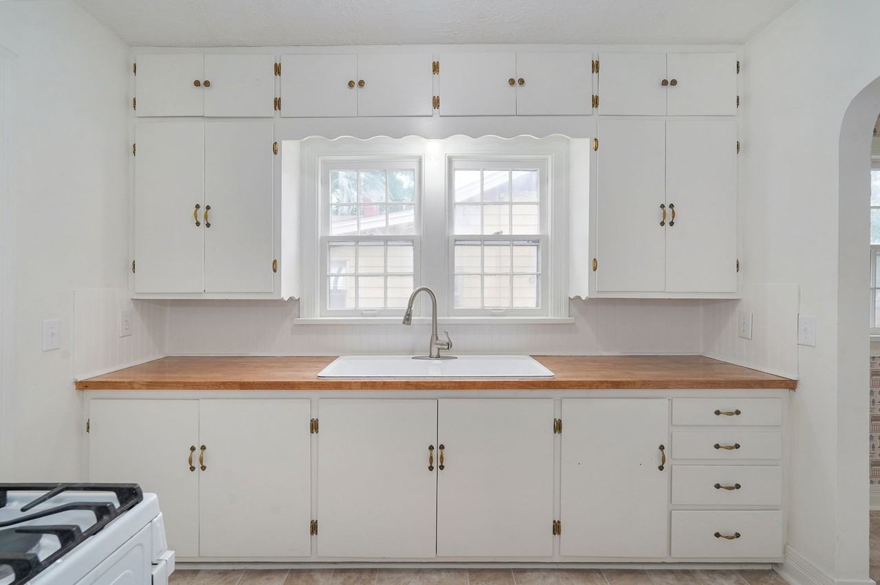 1741 E Elm St #ELM - Photo 5 of 37