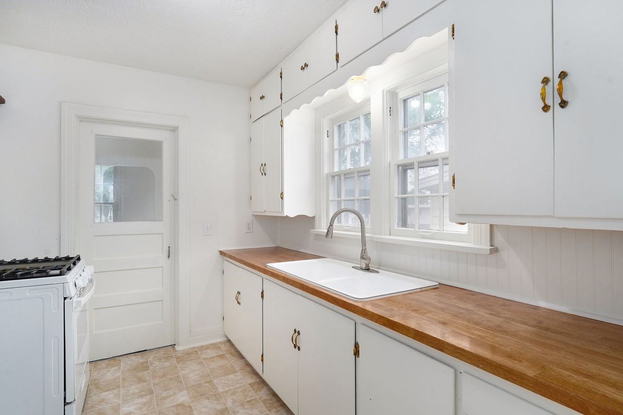 1741 E Elm St #ELM - Photo 7 of 37