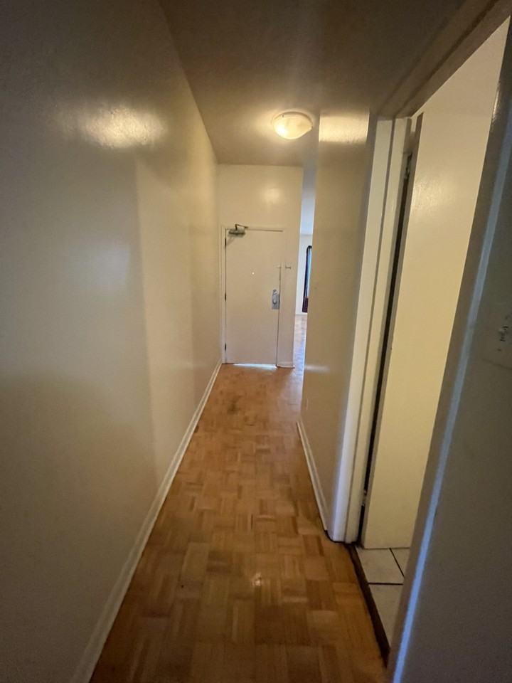 371 Kennedy St - Photo 2 of 5