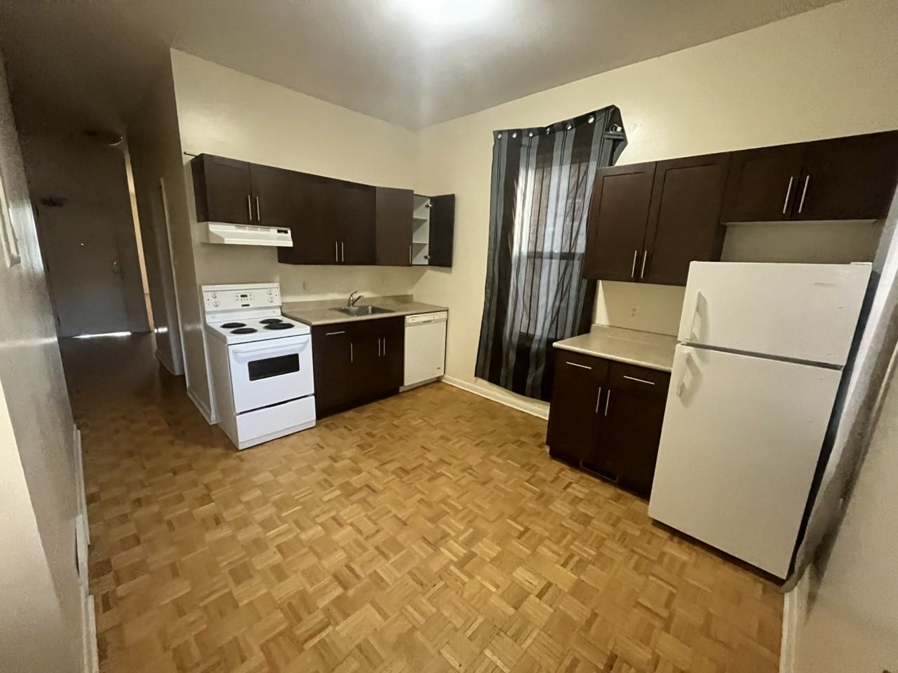 371 Kennedy St - Photo 5 of 5