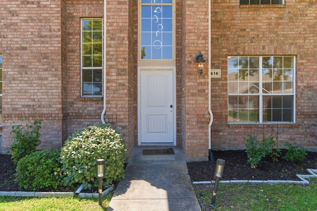 1416 Sunrise Ln - Photo 4 of 40