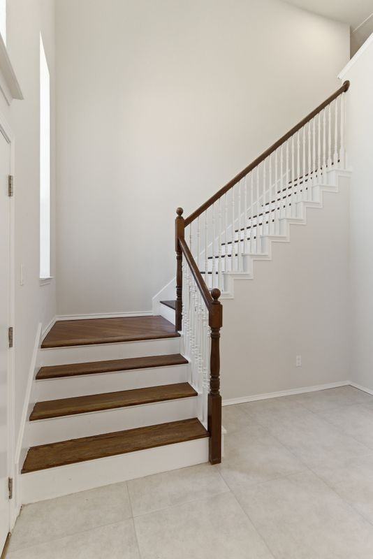 1416 Sunrise Ln - Photo 5 of 40