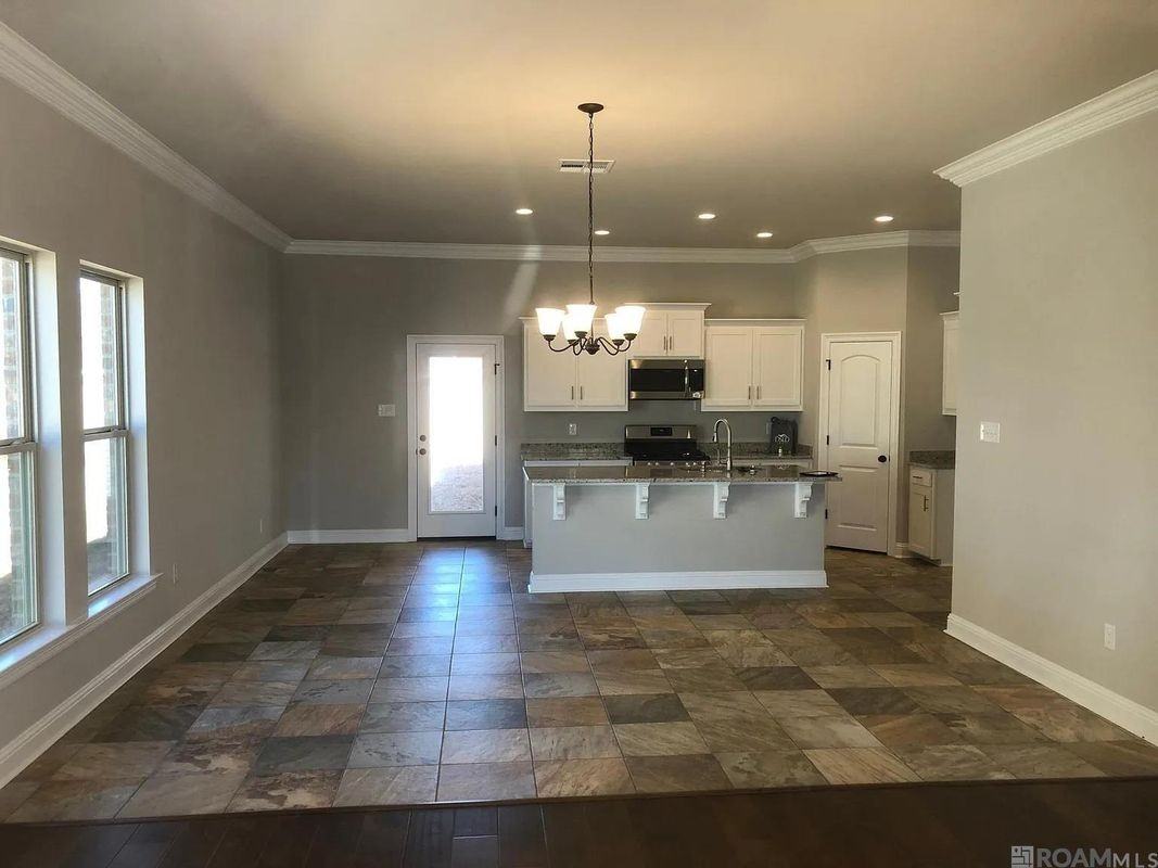 40086 Maddie Dr - Photo 4 of 5