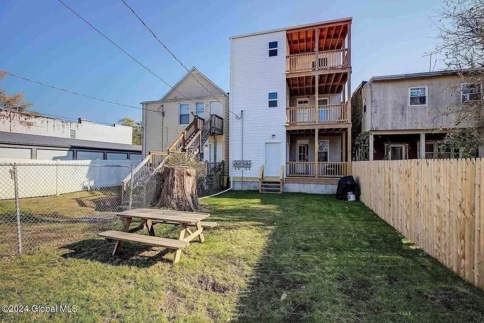 449 2nd St - Photo 3 of 18